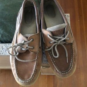 Sperry boat shoes